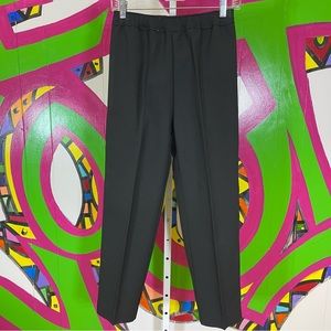 Bendover, Classic Pull On Dress Pants. Black. Size 6P. In excellent condition!